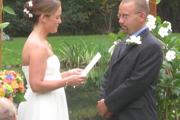 The Bride reads her vows