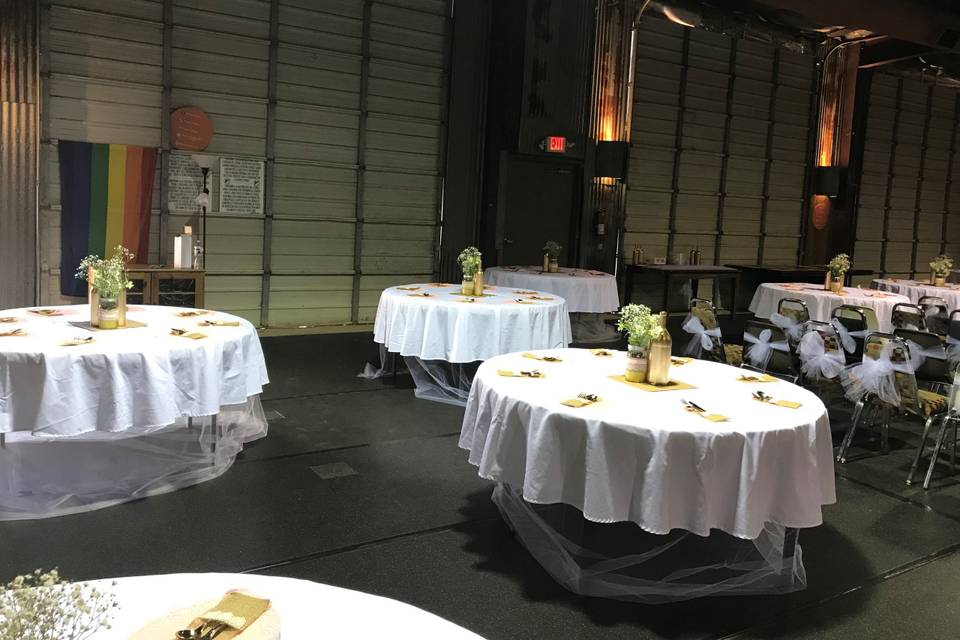 White table clothes available to rent