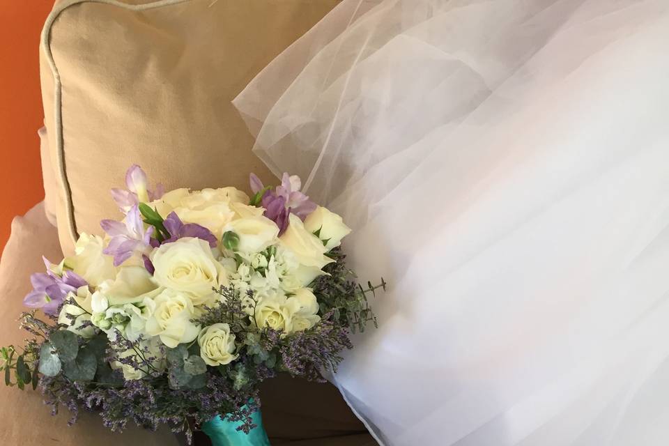 Bouquet and heels