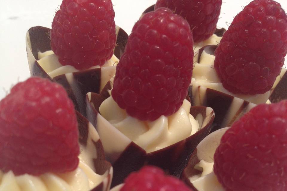 Chocolate Marble Cheese Cake Cups with Fresh Raspberry