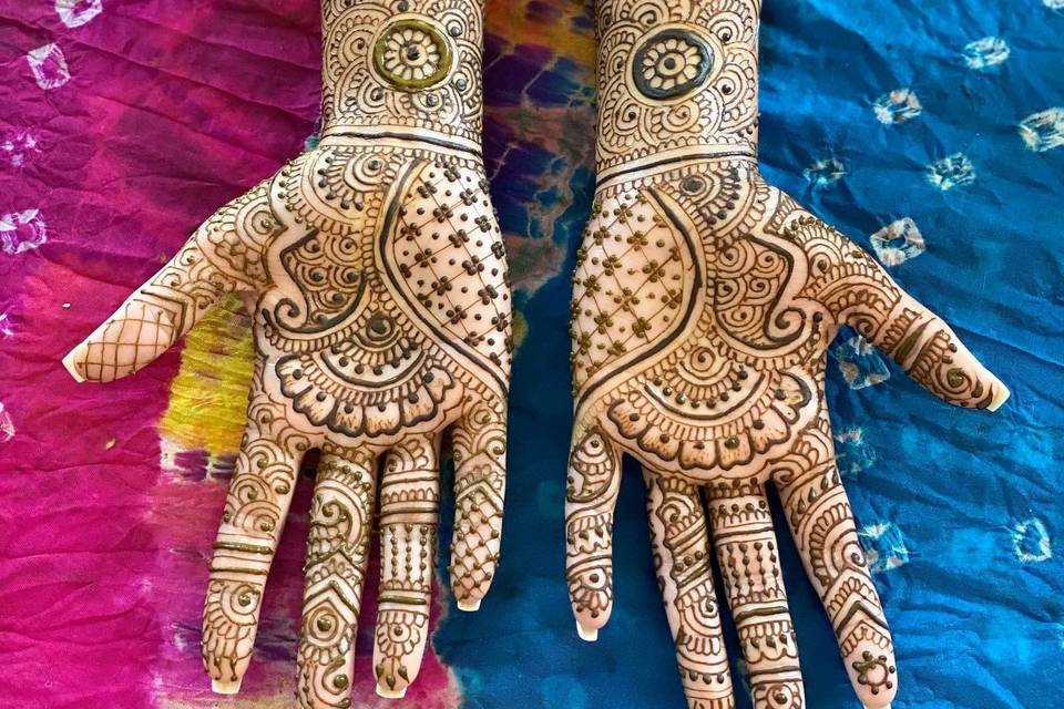 Delicate henna design
