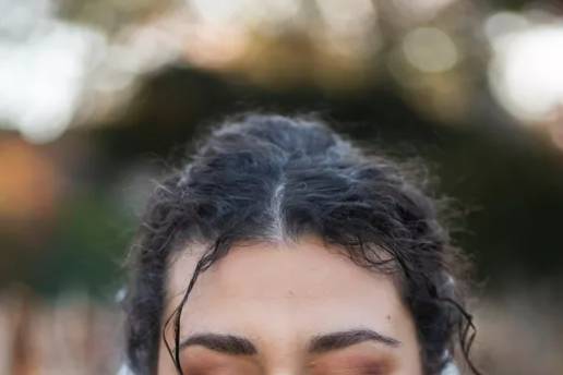 S.R. Pulling Makeup Artist