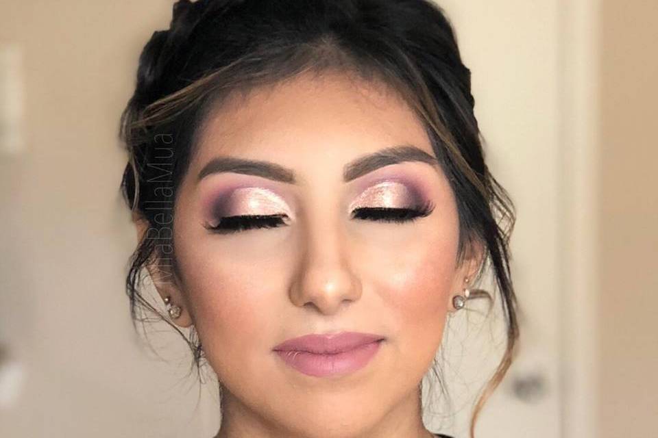 Shimmery eye shadow