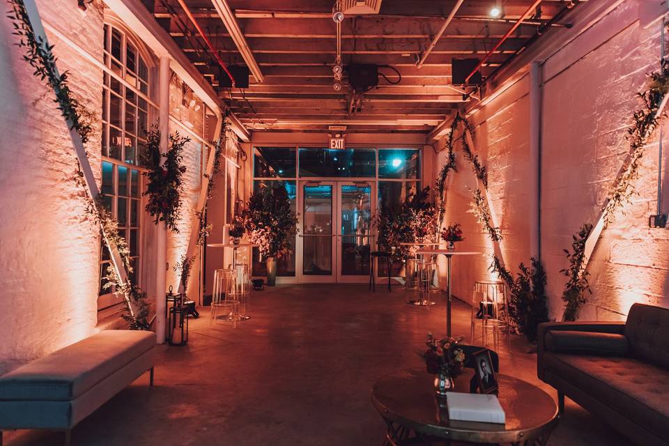 Cocktail lounge
