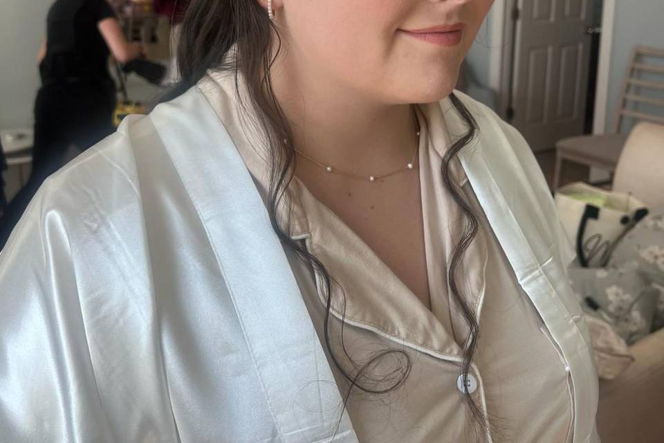 Hair w/soft curls