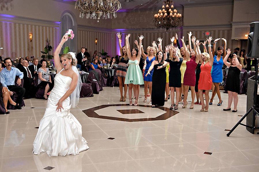 Bouquet toss