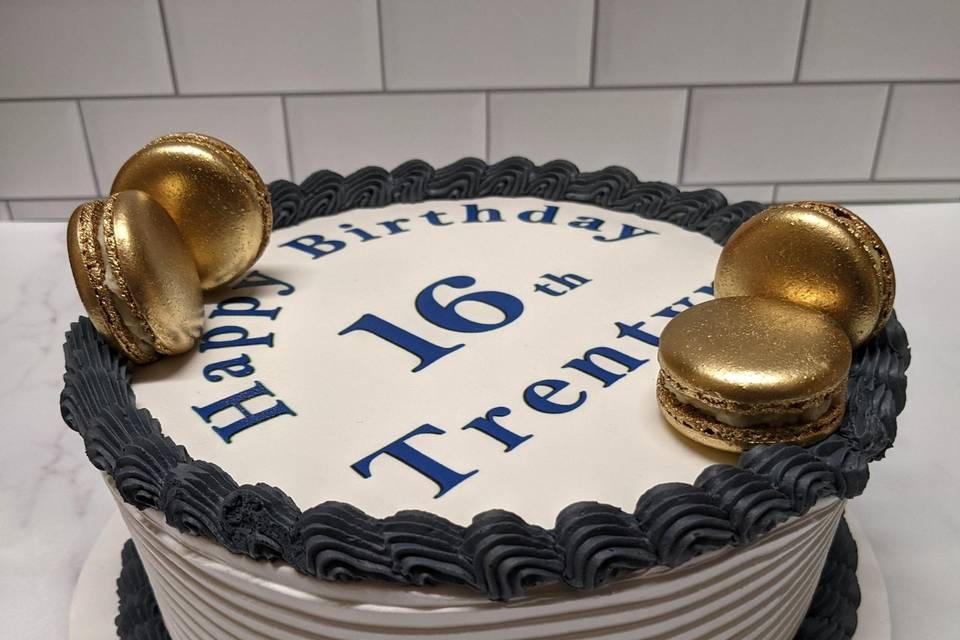 8 inch round cake / gold macs