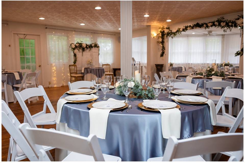 Reception room includes linens