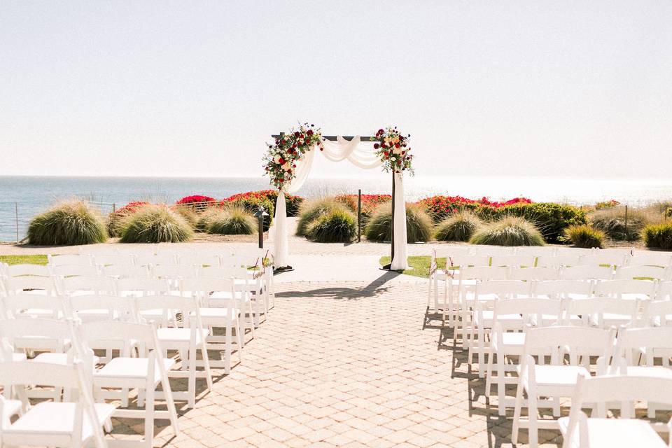 Stunning ceremony in the sun