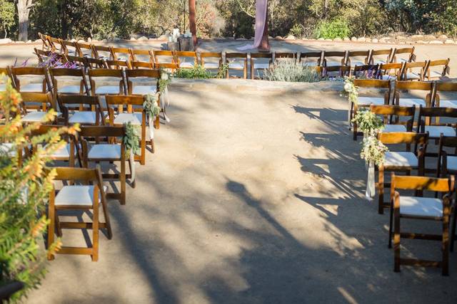 Outdoor wedding venue | Chris and Jenn Photos