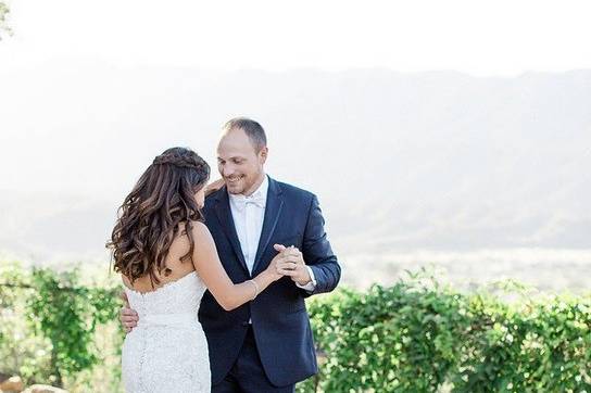 Couple dance | Rebecca Theresa Photography