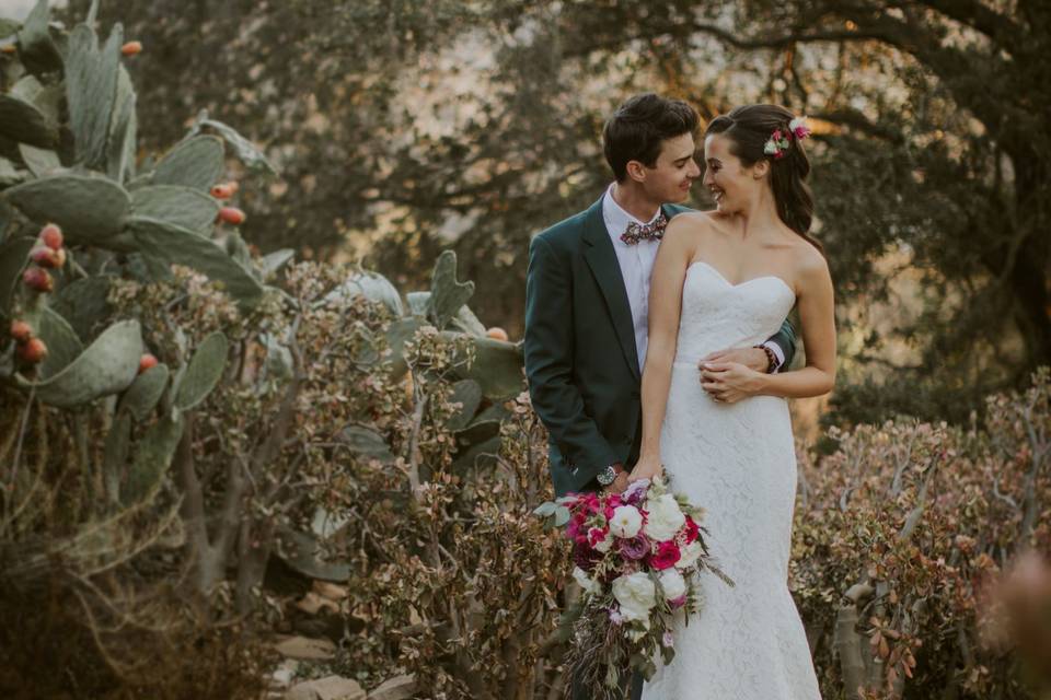 The couple | Burgundy Blue Photography