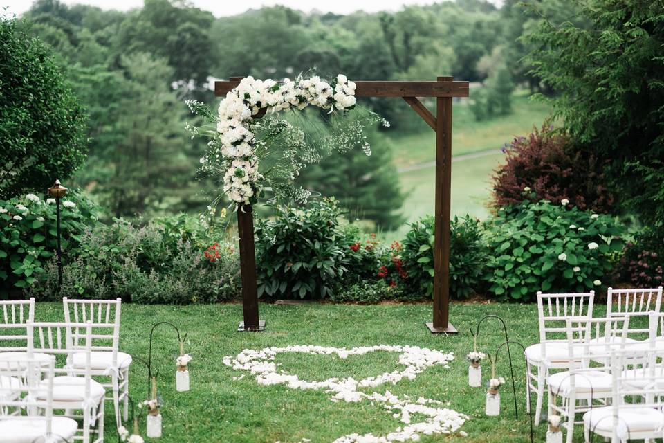 Wedding Arch floral aisle
photo by emilyvistaphotography-hudson valley