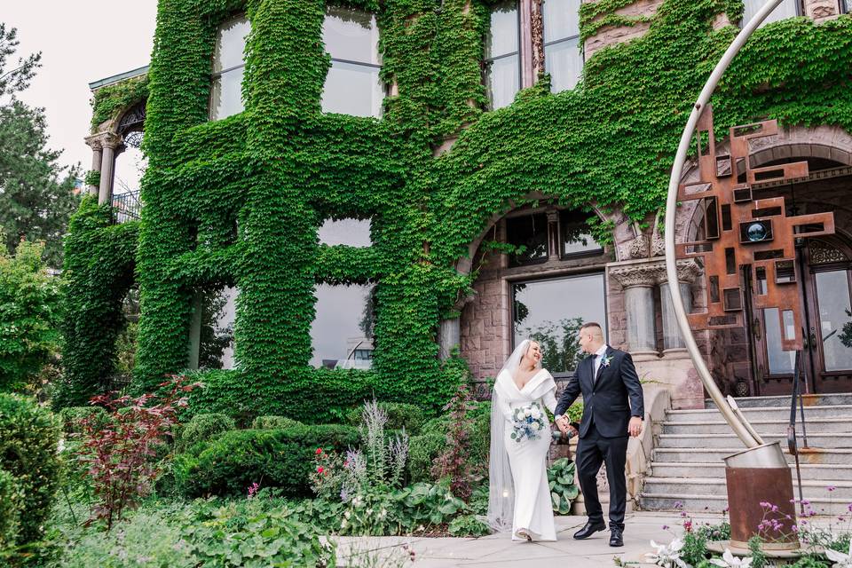 Downtown Detroit wedding photo