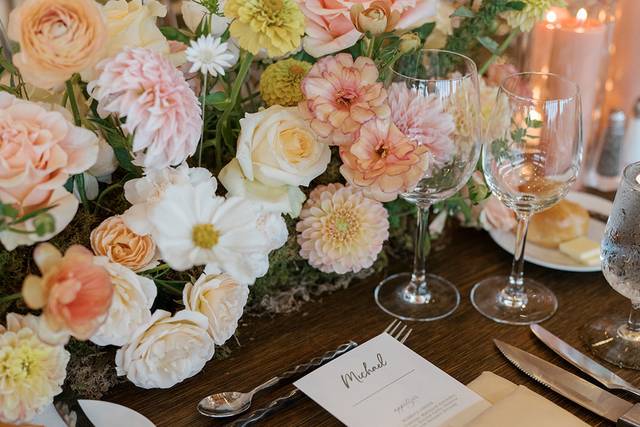 Peach wedding table