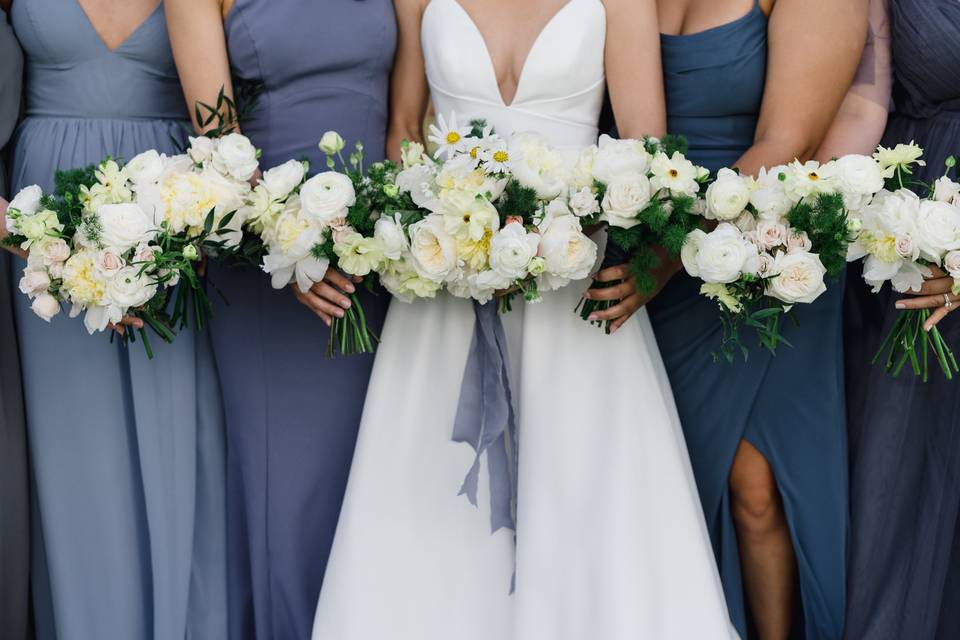 White and blue bouquets