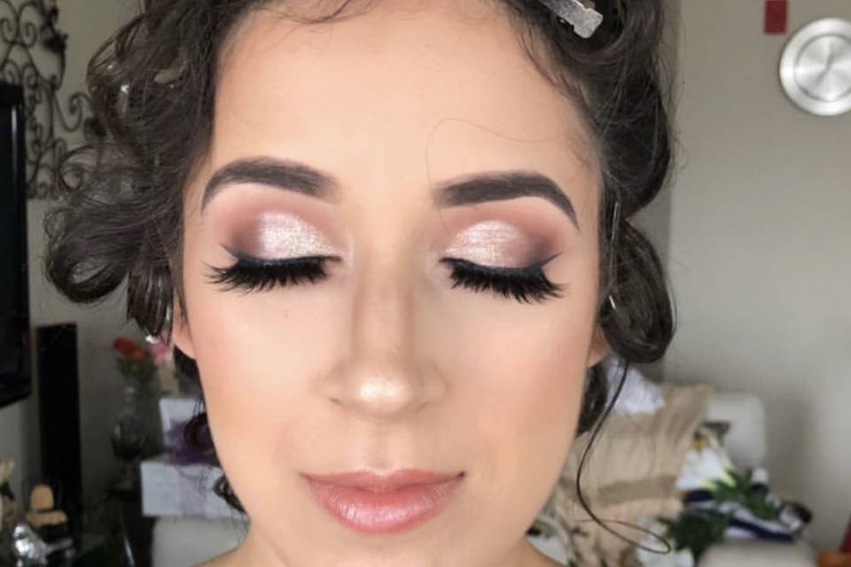 Shining wedding makeup