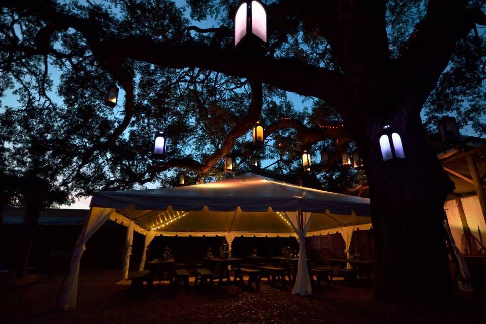 Tent rental, lanterns & lights