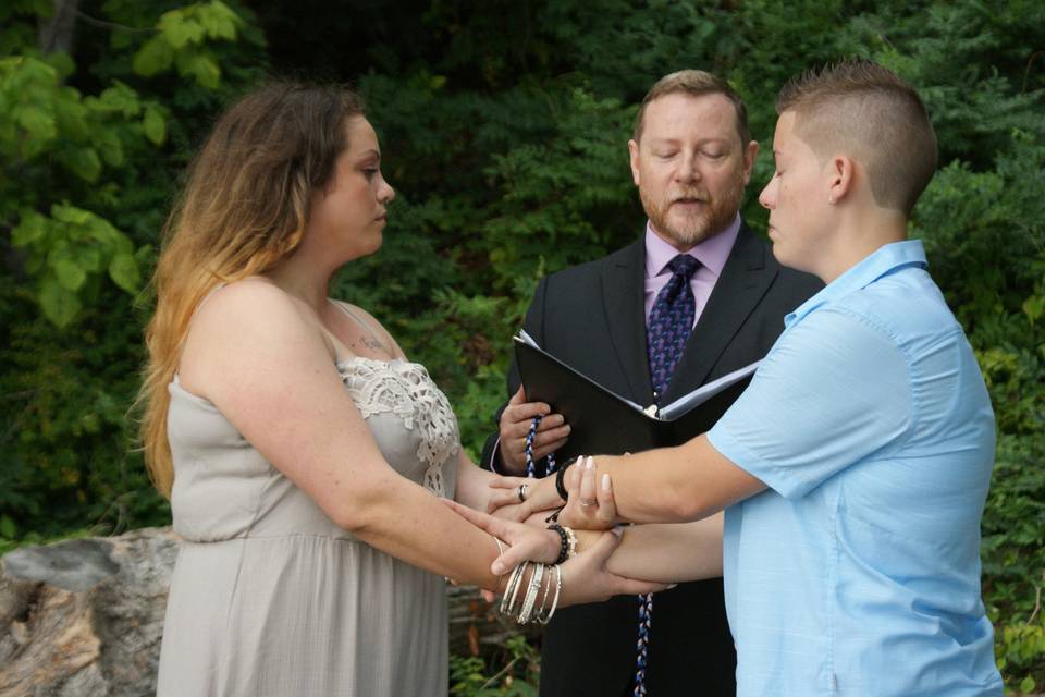 Handfasting ceremony in-progress.