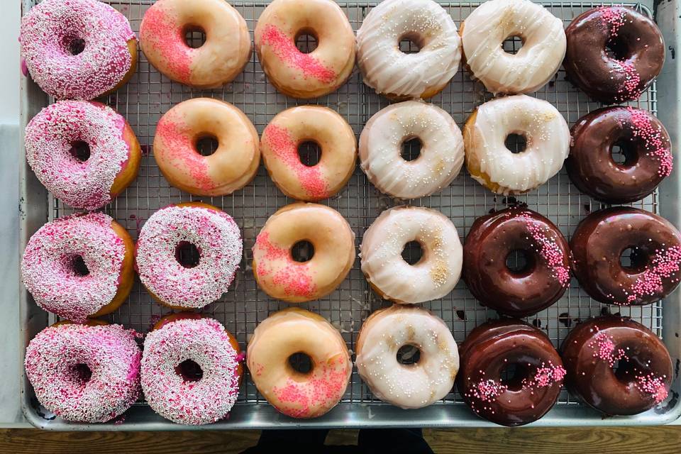 Cinnamon rolls & yeast donut