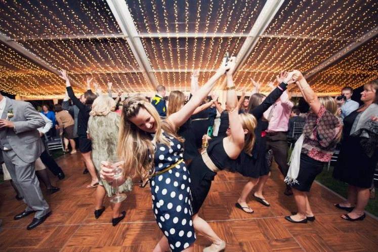 Tartan Fields in Dublin, Ohio was the location of Suzie and Jarrett's wedding reception dance party.