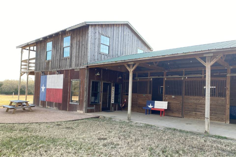 Circle C Barn at Copperas Creek