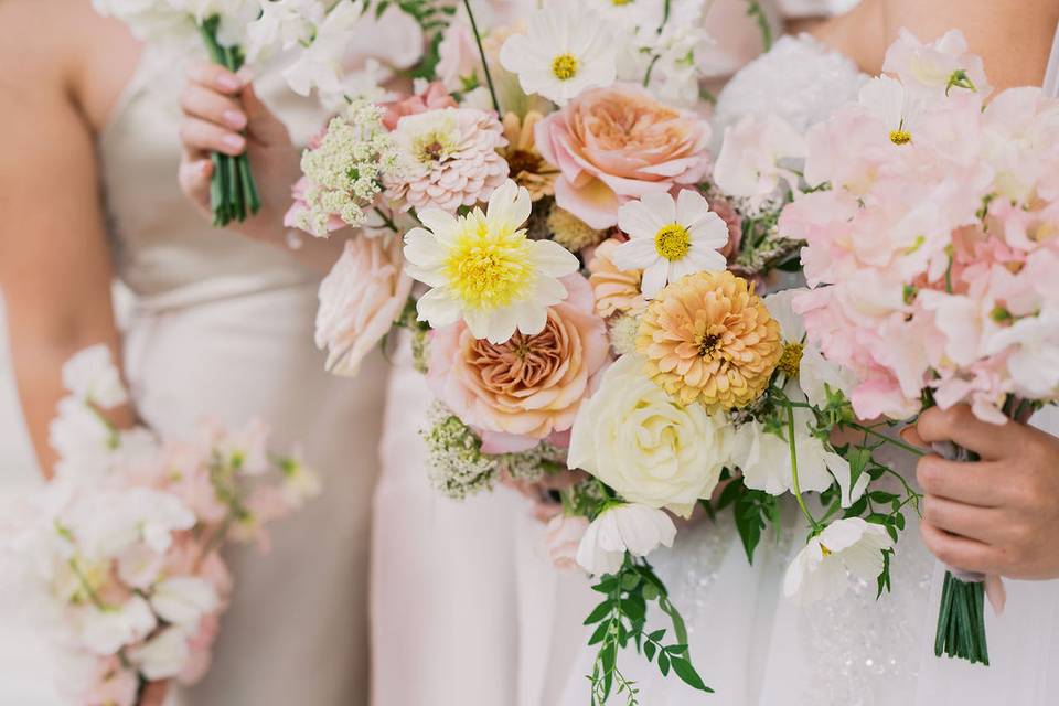Bridesmaids bouquets