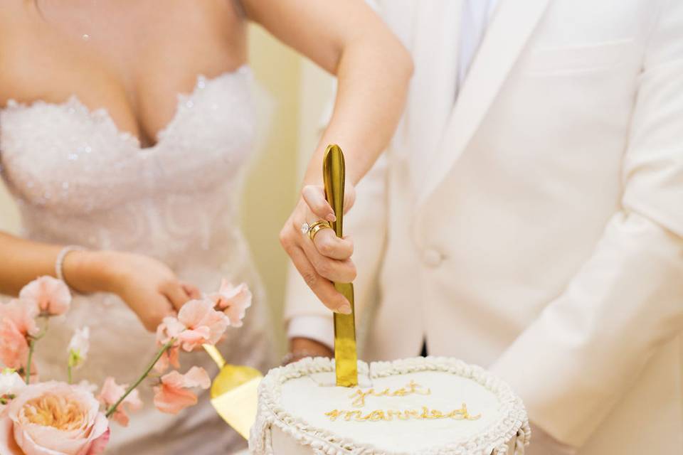 Blush vintage wedding cake
