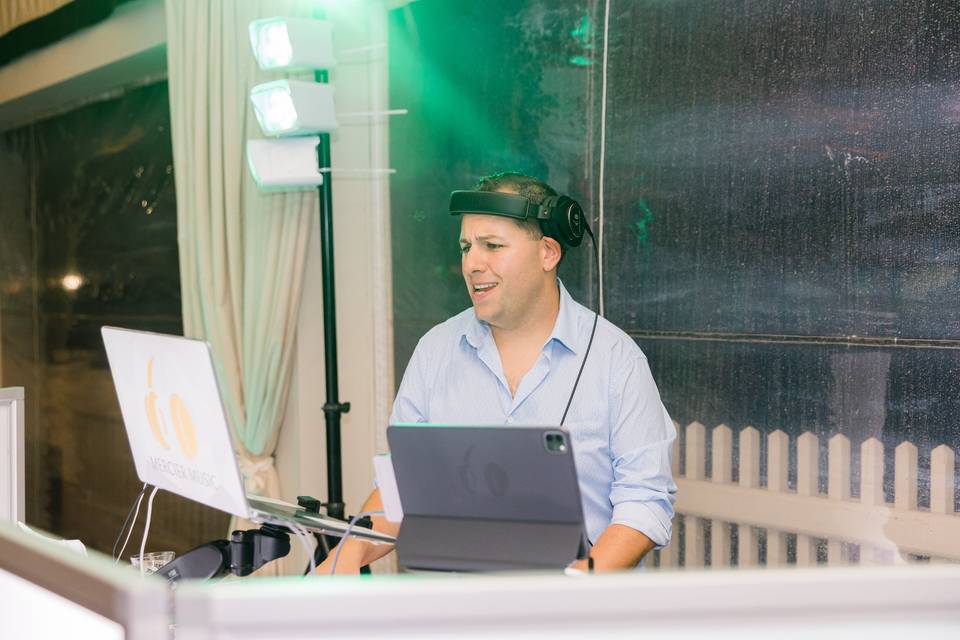 Shane Mercier guests dancing