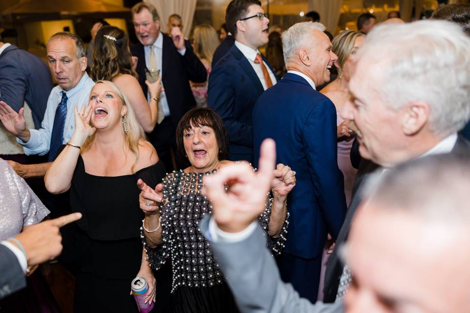Shane Mercier guests dancing