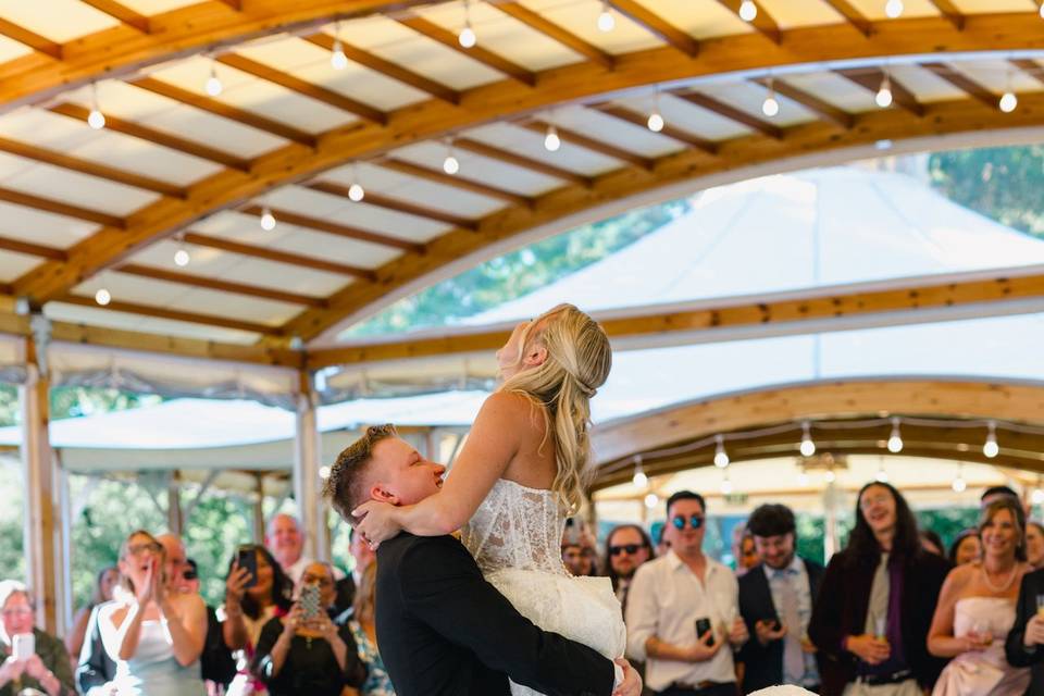 Inns of Aurora, 1st dance