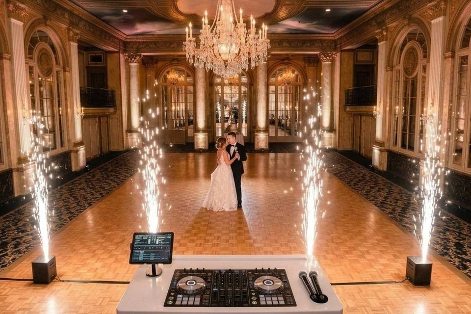 Indoor cold spark fountains