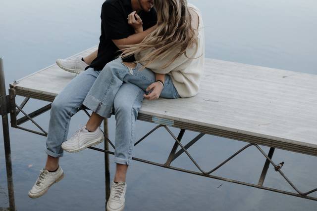 Its easy loving you.