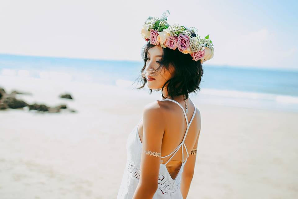 Beach bride - Photo by Anthony Tran