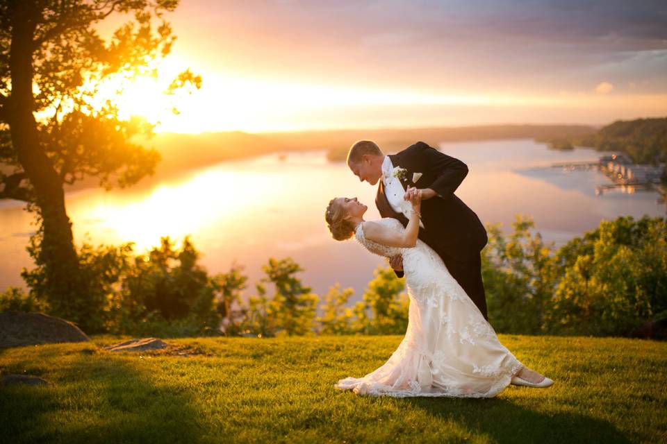 A magical first dance in the sunset