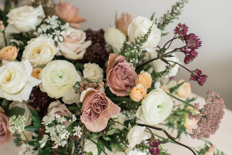 Mauve and white wedding flowers