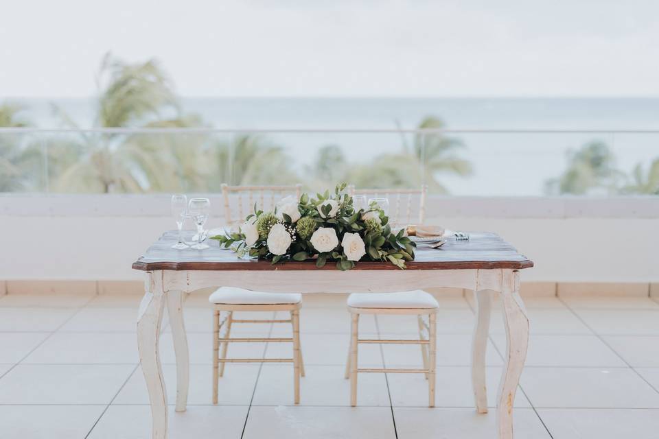 Sweetheart table