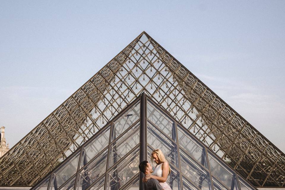 Couple session at Louvre