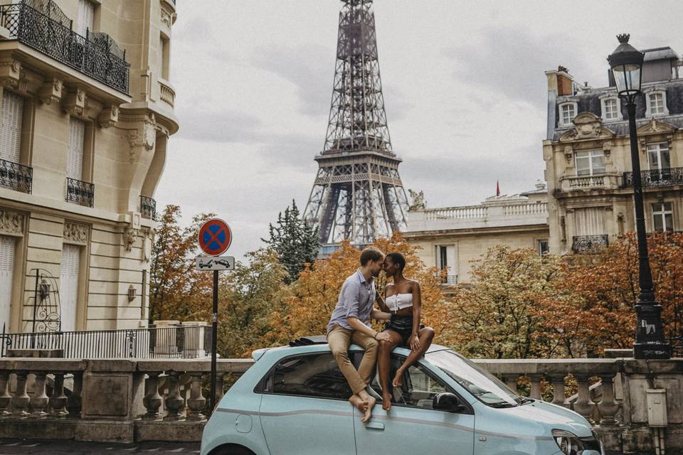 Couple photo at Eiffel Tower