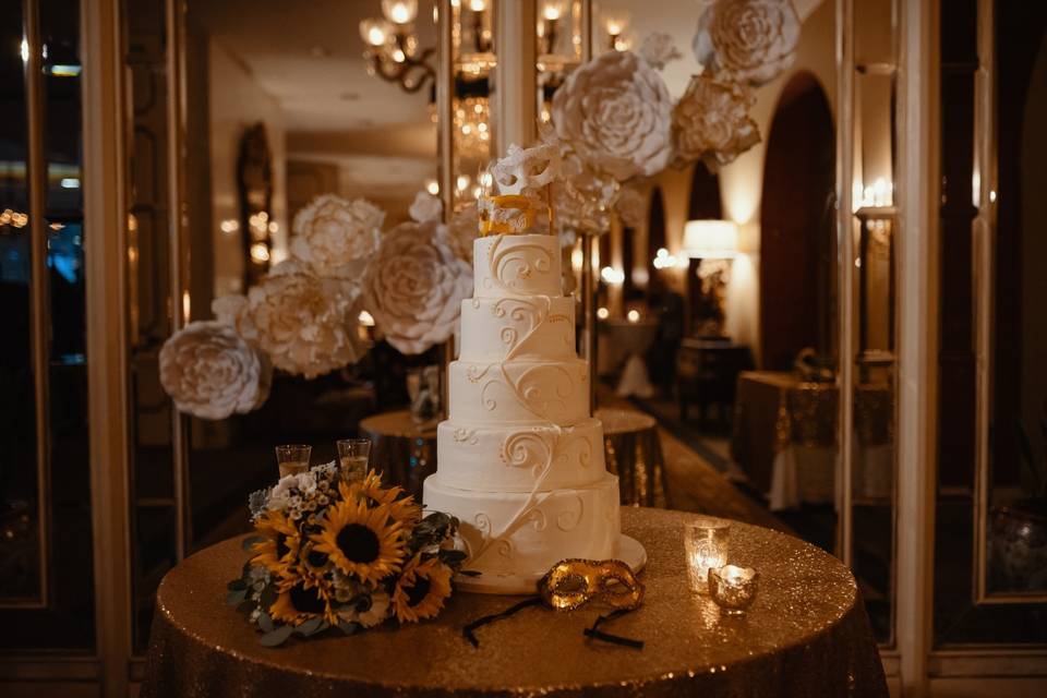 Stunning wedding cake