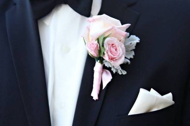 Mixed Rose Boutonniere