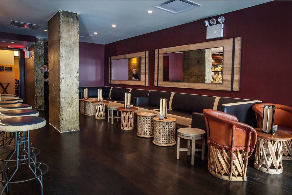 Bar & Lounge Area