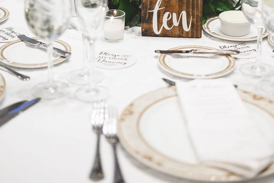 Table number and place settings