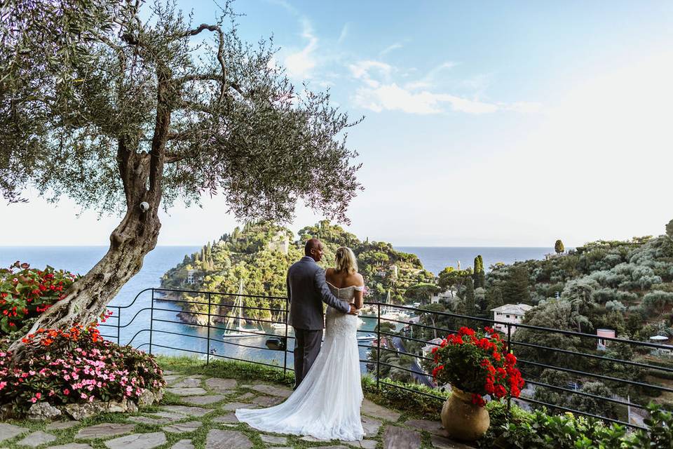 Scenic elopement in Italy