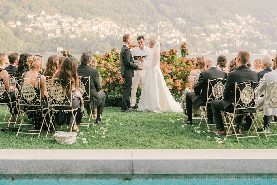 Lake-side autumn wedding