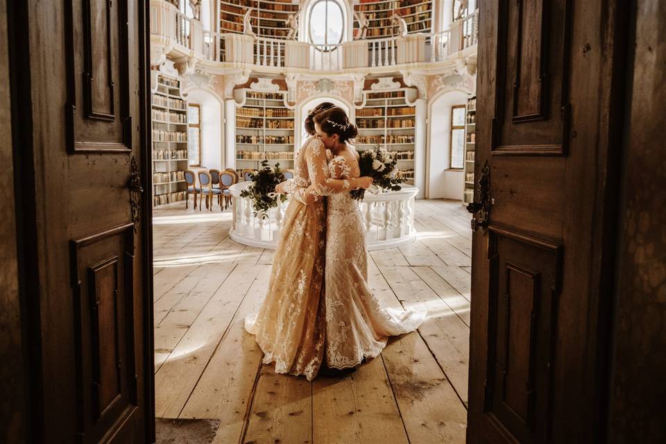 Library wedding in the Alps