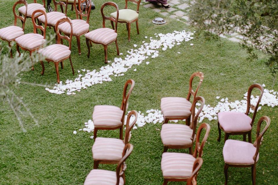 Aisle with petals