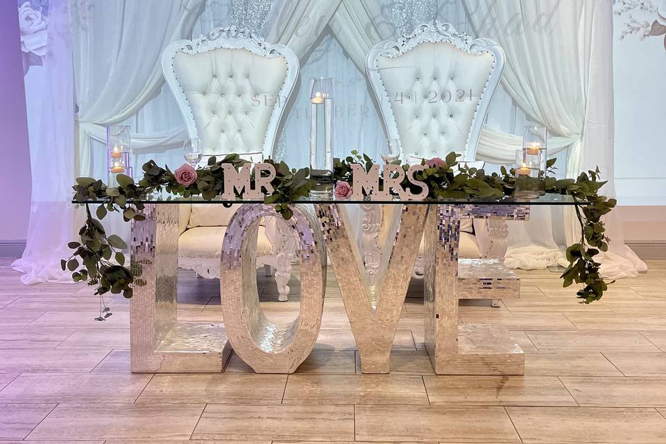 Sweetheart table