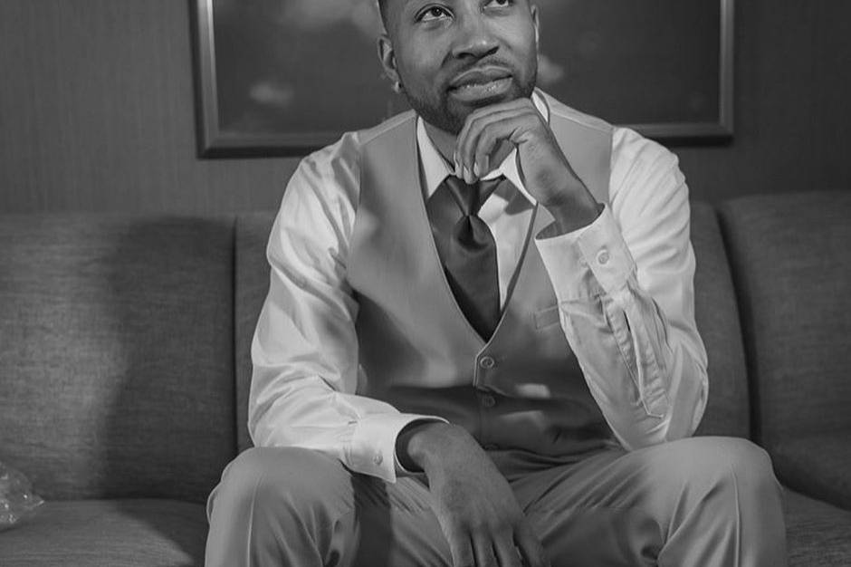 Groom in a zone