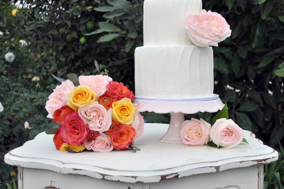 Roses and cake